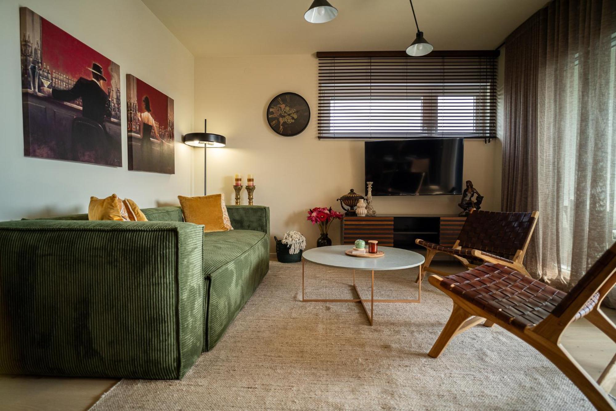 California By Belmont Realty *