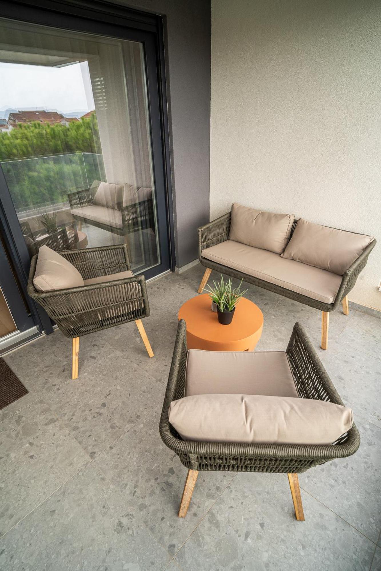 California By Belmont Realty * Zadar